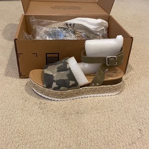 Soda camouflage sandals NEW